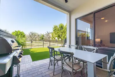 12060 SW 82nd Pl, Miami, FL 33156 - Photo 16