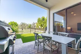 12060 SW 82nd Pl, Miami, FL 33156 - Photo 16