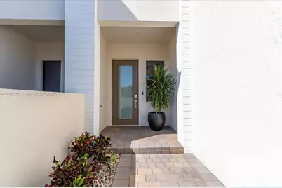 12060 SW 82nd Pl, Miami, FL 33156 - Photo 4