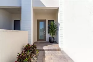 12060 SW 82nd Pl, Miami, FL 33156 - Photo 4