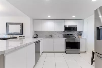 427 Golden Isles Dr #16F, Hallandale Beach, FL 33009 - Photo 8