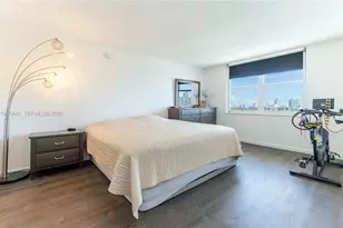 427 Golden Isles Dr, Hallandale Beach, FL 33009 - Photo 12