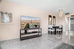 408 Southampton A, West Palm Beach, FL 33417 - Photo 10