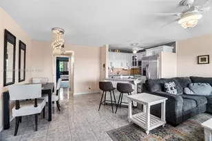 408 Southampton A, West Palm Beach, FL 33417 - Photo 4