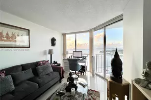 7601 E Treasure Dr, North Bay Village, FL 33141 - Photo 22