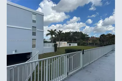 7981 S French Dr #2-101, Pembroke Pines, FL 33024 - Photo 20