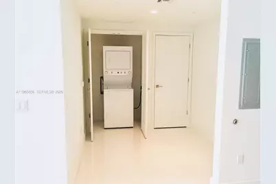 1080 Brickell Ave #2607, Miami, FL 33131 - Photo 10