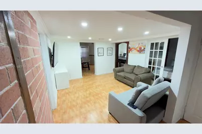 1545 NW 8th Ter, Miami, FL 33125 - Photo 20