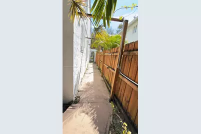 1545 NW 8th Ter, Miami, FL 33125 - Photo 38