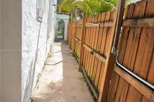 1545 NW 8th Terrace, Miami, FL 33125 - Photo 38