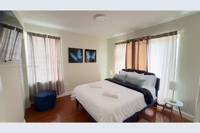 1545 NW 8th Ter, Miami, FL 33125 - Photo 22