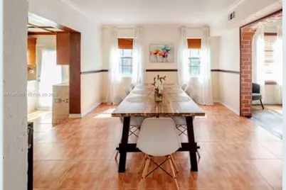 1545 NW 8th Ter, Miami, FL 33125 - Photo 10