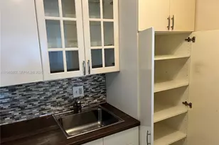 13250 SW 4th Ct, Pembroke Pines, FL 33027 - Photo 8