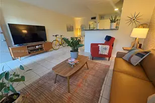 13250 SW 4th Ct, Pembroke Pines, FL 33027 - Photo 2