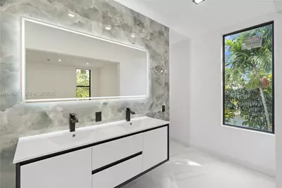 1644 NW 8th Ter, Miami, FL 33125 - Photo 46