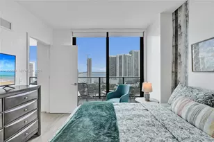 121 NE 34th St, Miami, FL 33137 - Photo 36
