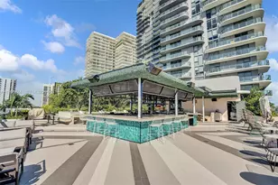 121 NE 34th St, Miami, FL 33137 - Photo 8