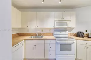 800 Parkview Dr, Hallandale Beach, FL 33009 - Photo 12