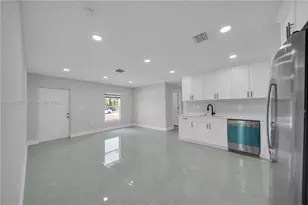2801 42nd St W, Lehigh Acres, FL 33972 - Photo 4