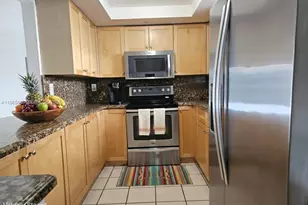 140 NW 87th Ave, Miami, FL 33172 - Photo 6