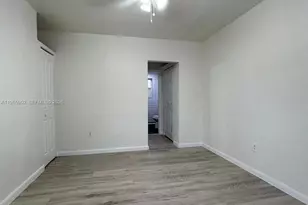 200 NW 13th St, Miami, FL 33136 - Photo 8