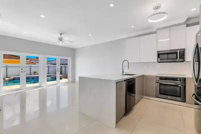 14813 NW 87th Pl, Miami Lakes, FL 33018 - Photo 20