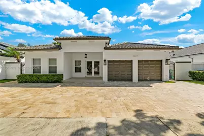 14813 NW 87th Pl, Miami Lakes, FL 33018 - Photo 2