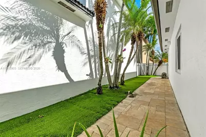 14813 NW 87th Pl, Miami Lakes, FL 33018 - Photo 12