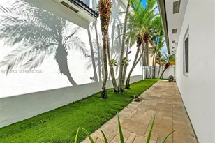 14813 NW 87th Pl, Miami Lakes, FL 33018 - Photo 12