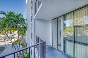 800 Parkview Dr, Hallandale Beach, FL 33009 - Photo 6