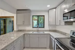6 Chestnut Cir, Cooper City, FL 33026 - Photo 8