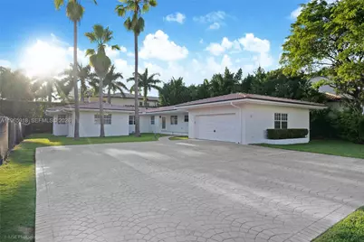 52 Camden Dr, Bal Harbour, FL 33154 - Photo 4