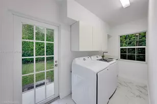 52 Camden Dr, Bal Harbour, FL 33154 - Photo 16