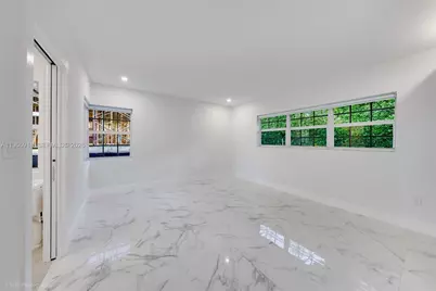 52 Camden Dr, Bal Harbour, FL 33154 - Photo 32