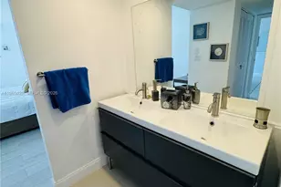 20335 W Country Club Dr, Aventura, FL 33180 - Photo 22