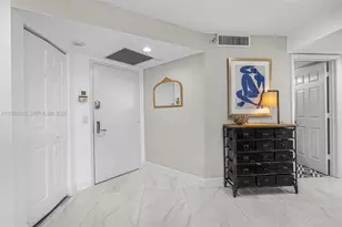 3500 Mystic Pointe Dr, Aventura, FL 33180 - Photo 2