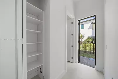 5718 W Ashwood Cir W, Hollywood, FL 33312 - Photo 18