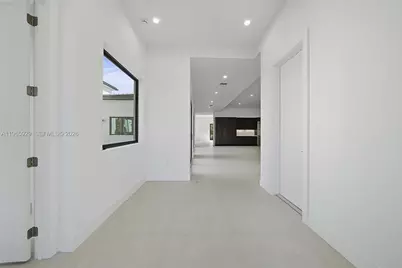 5718 W Ashwood Cir W, Hollywood, FL 33312 - Photo 14