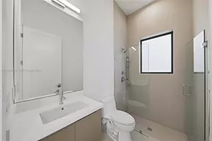 5718 W Ashwood Cir W, Hollywood, FL 33312 - Photo 22