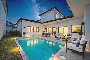 5718 W Ashwood Cir W, Hollywood, FL 33312 - Photo 1