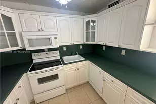 12590 NE 16th Ave, North Miami, FL 33161 - Photo 4