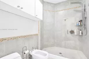 10824 NW 84th St, Doral, FL 33178 - Photo 22