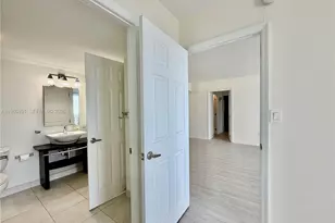 20515 E Country Club Dr, Aventura, FL 33180 - Photo 26