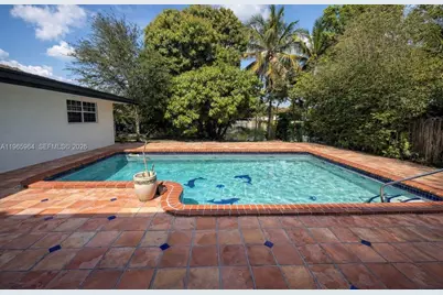 7355 Poinciana Ct, Miami Lakes, FL 33014 - Photo 12