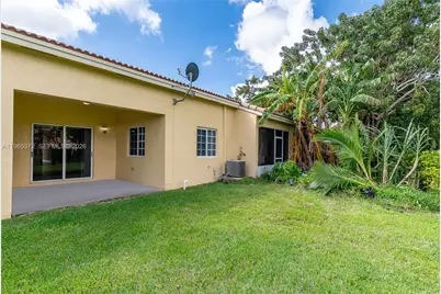 1207 NE 32nd Ter #1207, Homestead, FL 33033 - Photo 10