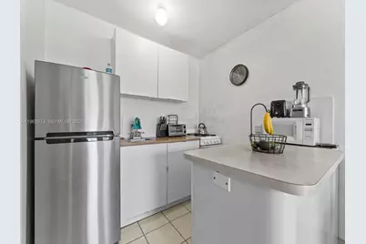 655 W 70th Pl, Hialeah, FL 33014 - Photo 28