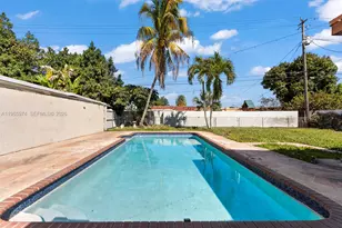 655 W 70 Pl, Hialeah, FL 33014 - Photo 4