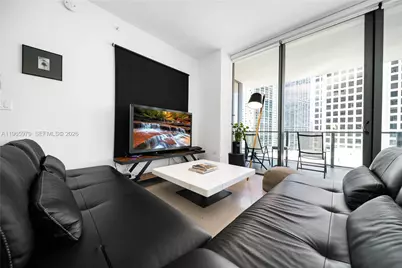 68 SE 6th St #1201, Miami, FL 33131 - Photo 6