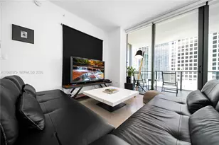 68 SE 6th St, Miami, FL 33131 - Photo 6