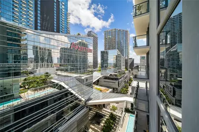 68 SE 6th St #1201, Miami, FL 33131 - Photo 32